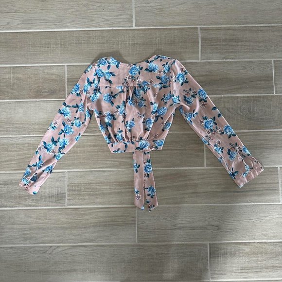 Tie Front Floral Crop Top - Picture 2 of 2